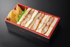 名物ヒレかつサンド