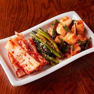 キムチ盛り合わせ / KIMCHI MORIAWASE (Assorted Kimchi Platter)