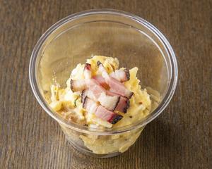北海道北あかりと燻製卵のポテトサラダ