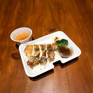 やんばるチキン香草焼き弁当(スープ付)
