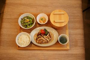 チキンときのこのロースト定食