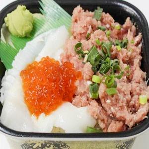 丼丸 イカねぎとろいくら丼