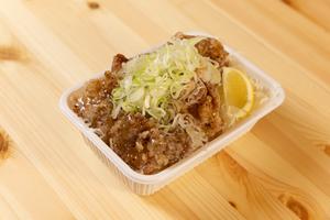 メガ盛りねぎ塩からあげ丼