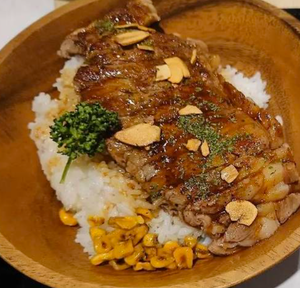 サーロインビーフステーキ丼 Sirlon Beef Steak Bowl