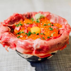 3.炙り牛トロいくら丼 牛トロ増し