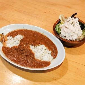 野菜すりおろしカレー弁当《おからとポテトのサラダ付き》