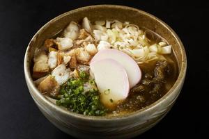 クセになるかすうどん(KASU-UDON)
