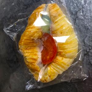 クロワッサンで包んだお食事ロール【限定】