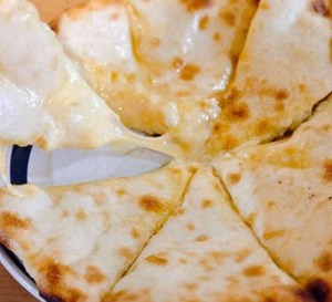 チーズナン/Cheese Nan