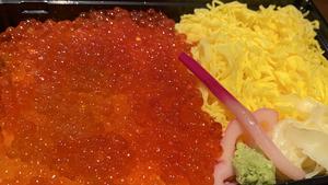 大盛いくら玉子重 海鮮丼弁当