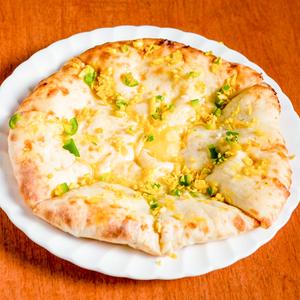 ガーリックチーズナン Garlic Cheese Naan
