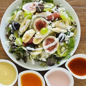 季節の果物たっぷり！フレッシュフルーツサラダ