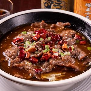 牛肉と野菜たっぷりの麻辣うま煮