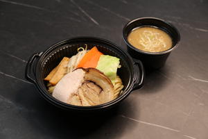 チャーシュー野菜にんにくつけ麺