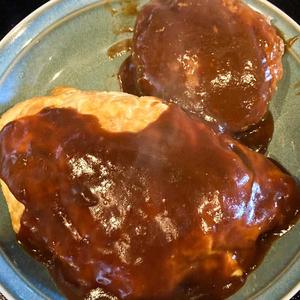 ハンバーグオムライス