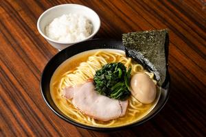 味玉豚骨醤油ラーメン ライスセット