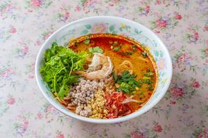 トムヤム麺