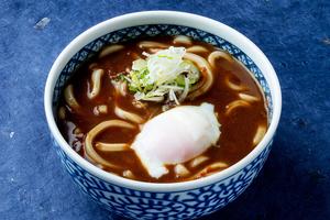 博多 温玉カレーうどん