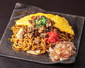 ふわとろ玉子牛すじ焼きそば(並)麺の量220g