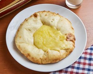 チーズナン Cheese Naan