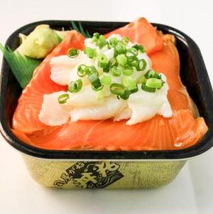 丼丸 サーモン縁側丼