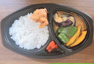 野菜と唐揚げカレー