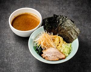 辛ネギ豚骨魚介つけ麺(チャーシュー1枚・薬味ネギ・ホウレン草・ノリ3枚・辛ネギ)