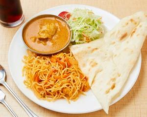 Cset(カレーとインドの焼きそばセット) C set (Curry and Indian style fried Noodle set)