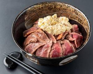 ポテトサラダと肩ロースの赤身丼(並)Khata Rose (M) with Potato Salad