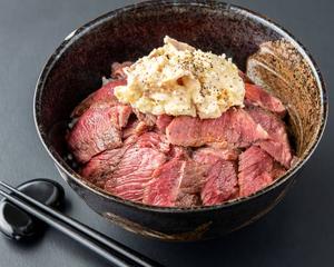 ポテトサラダとチャックテールの赤身丼(並)Choktail (M) with Potato Salad