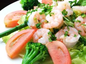 小海老と彩り野菜のサラダ Ensalada Miraflores - Shrimp with Vegetable Salad