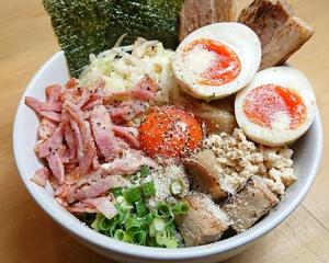 ベーコンカルボまぜそば