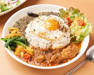 ネパールダルバート( チキン) Nepali Dal-Bhat (Chicken)