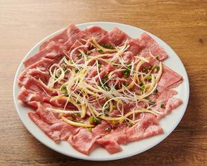 牛タンのカルパッチョ