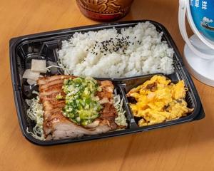 鳥煮込み弁当