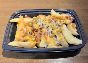チリチーズフライ CHILI CHEESE FRIES