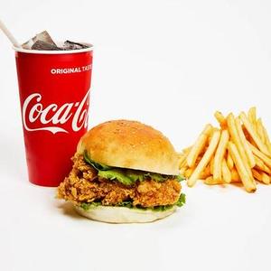 マスターチキンバーガーポテトセット Master Chicken Burger Potato Set