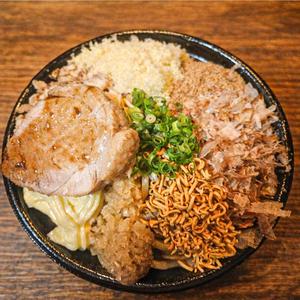 無料トッピング有り キングジャンクまぜそば  緬大盛(2倍)