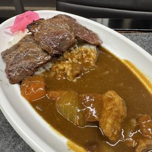 カレーライス 焼肉のせ