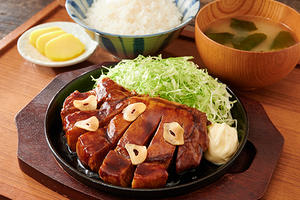 四日市風トンテキキング定食 250g