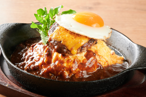目玉焼きチーズハンバーグオム