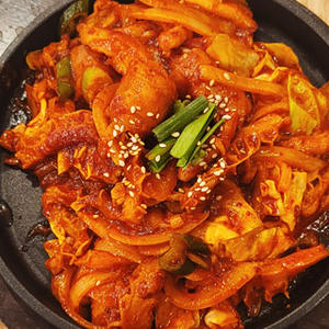 ホルモン炒め[野菜たっぷり・ホルモン100g]