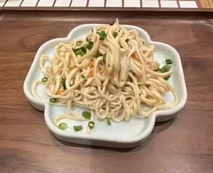 ほし豆腐のサラダ