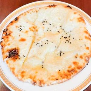 チーズナン Cheese Naan