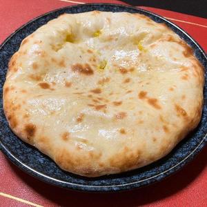 チーズナン Cheese Naan