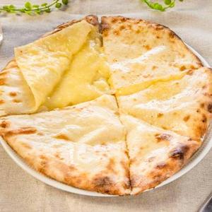 チーズナン Cheese Naan