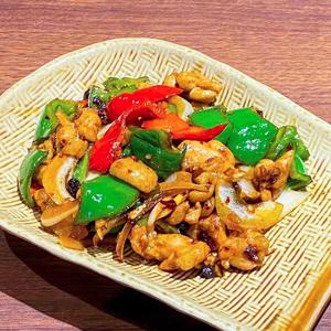 鶏肉の甘辛炒め(香辣丁)