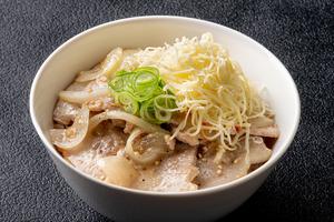 韓国カルビ丼とスンドゥブ 洞山 チーズデジカルビ丼(塩だれ)