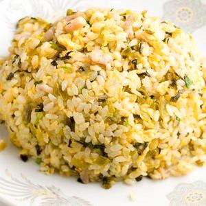 高菜漬けと豚肉炒飯(高菜炒)Fried rice with pork and silk