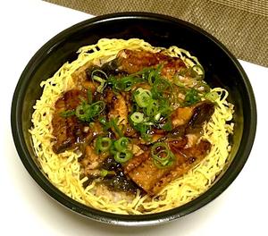 魚丼 うなぎの蒲焼き切り落とし-並盛-